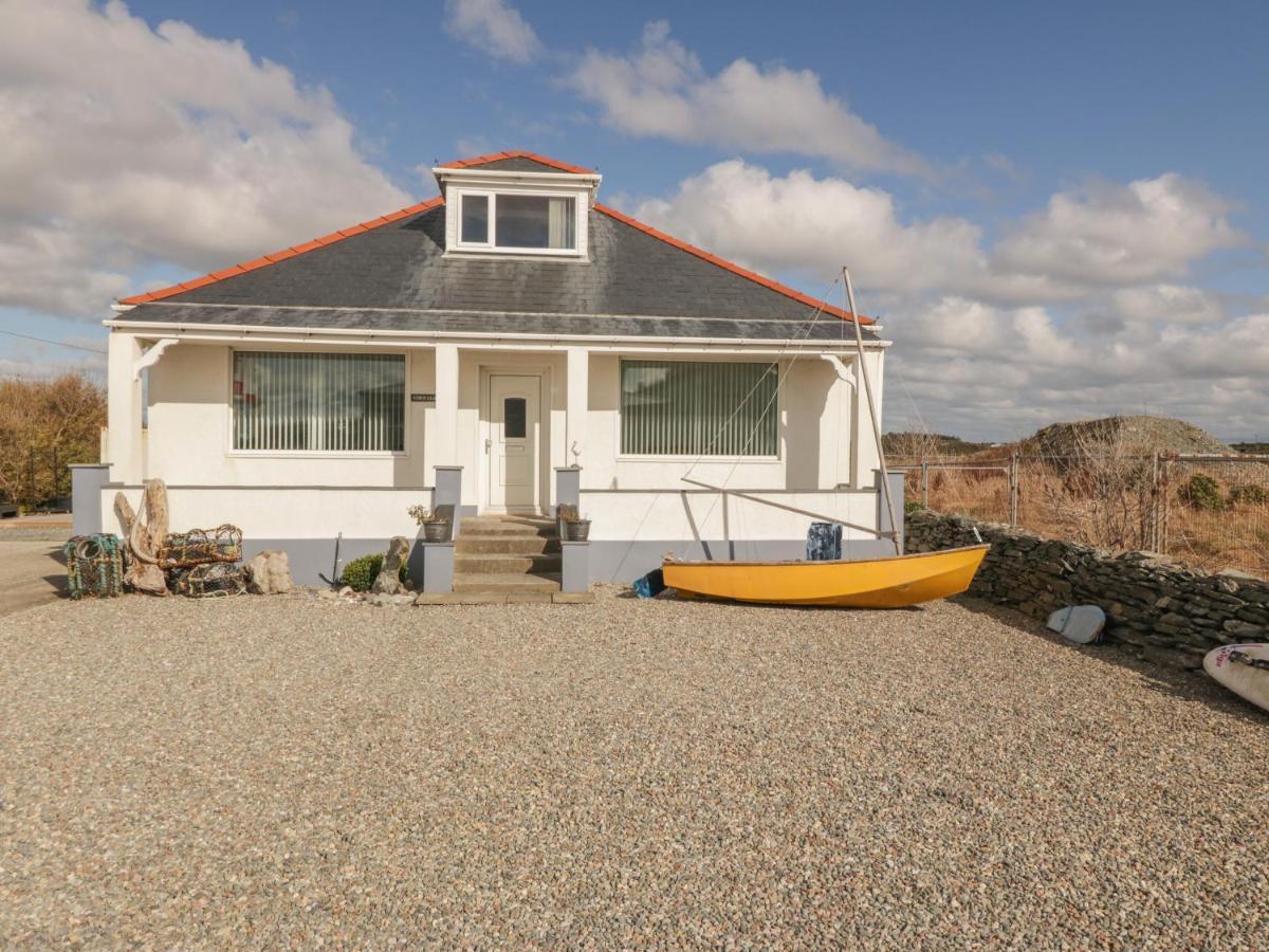 Villa Coed Llai à Holyhead Extérieur photo